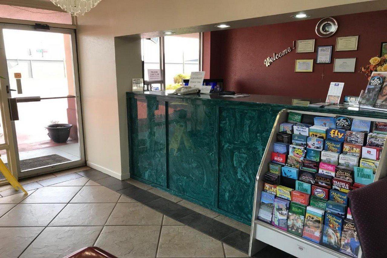 Rodeway Inn Далтън Екстериор снимка