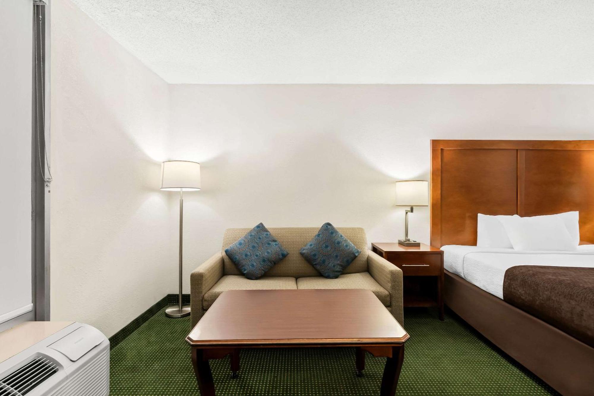 Rodeway Inn Далтън Екстериор снимка