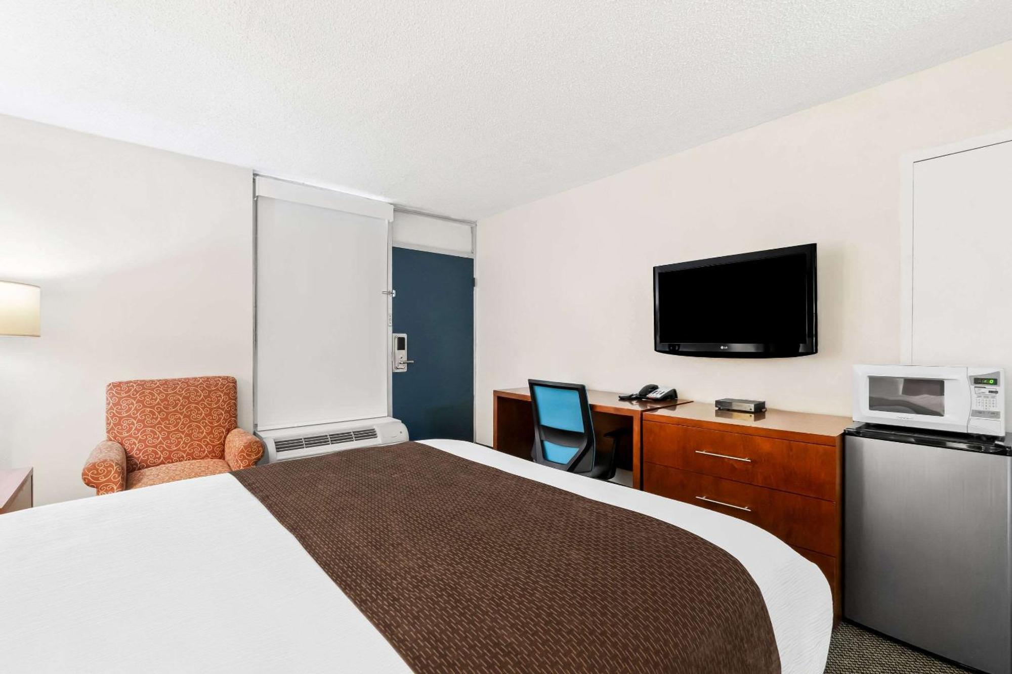 Rodeway Inn Далтън Екстериор снимка