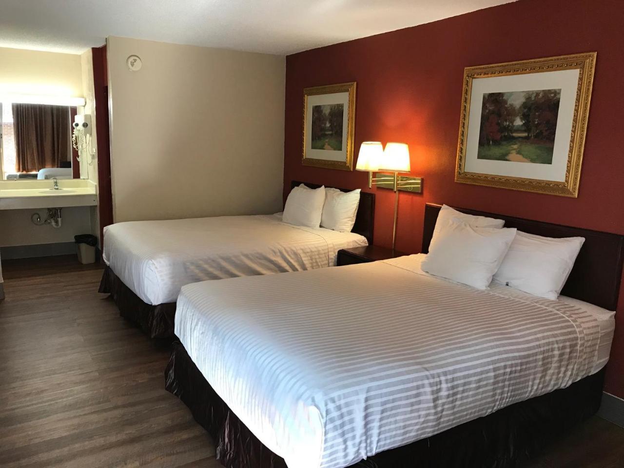 Rodeway Inn Далтън Екстериор снимка